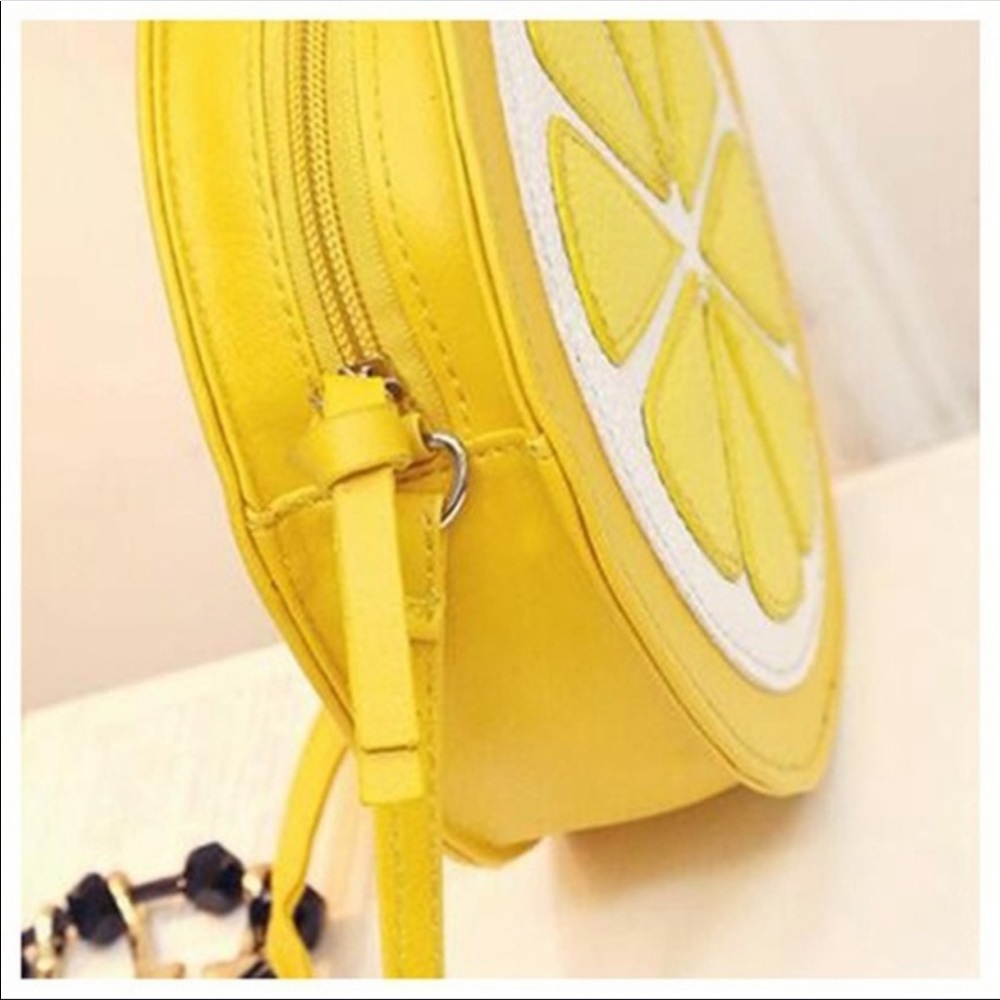 Lemon 🍋 Mini Purse - Picture 4 of 4
